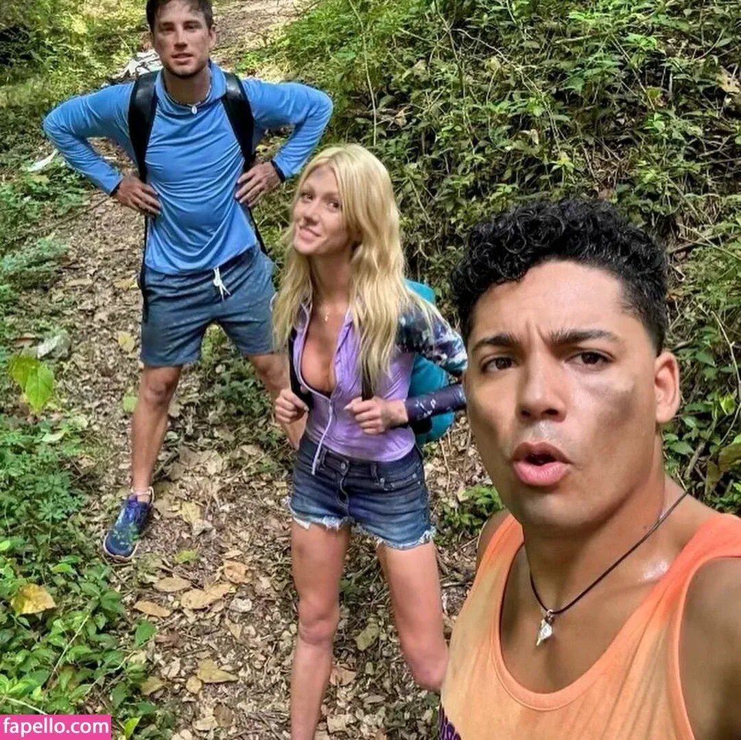 Katherine McNamara Onlyfans Photo Gallery 