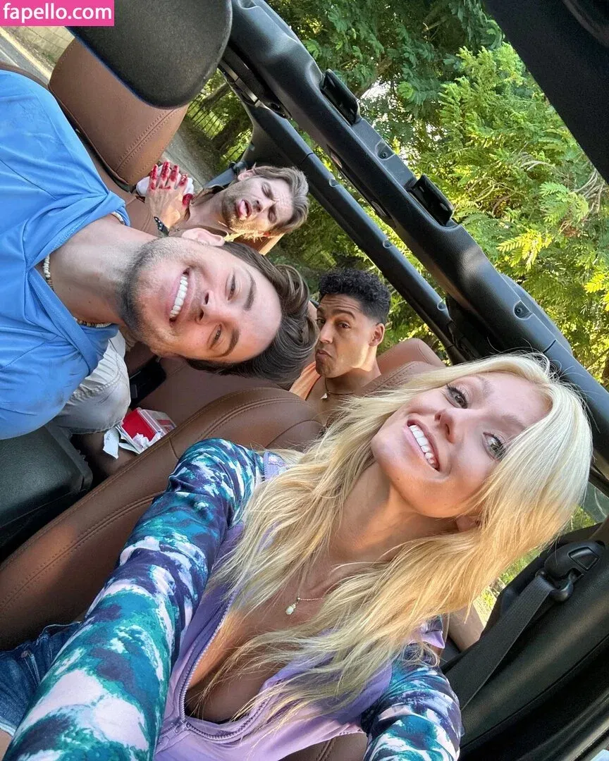 Katherine McNamara Onlyfans Photo Gallery 