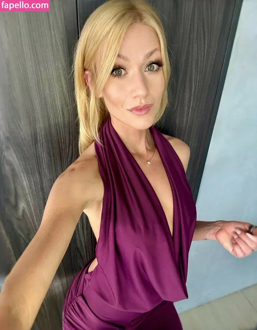 Katherine McNamara Onlyfans Photo Gallery 