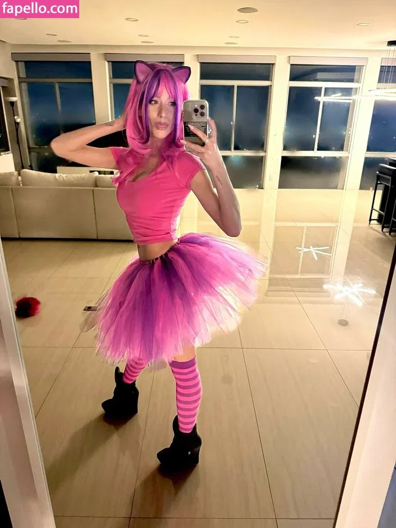 Katherine McNamara Onlyfans Photo Gallery 