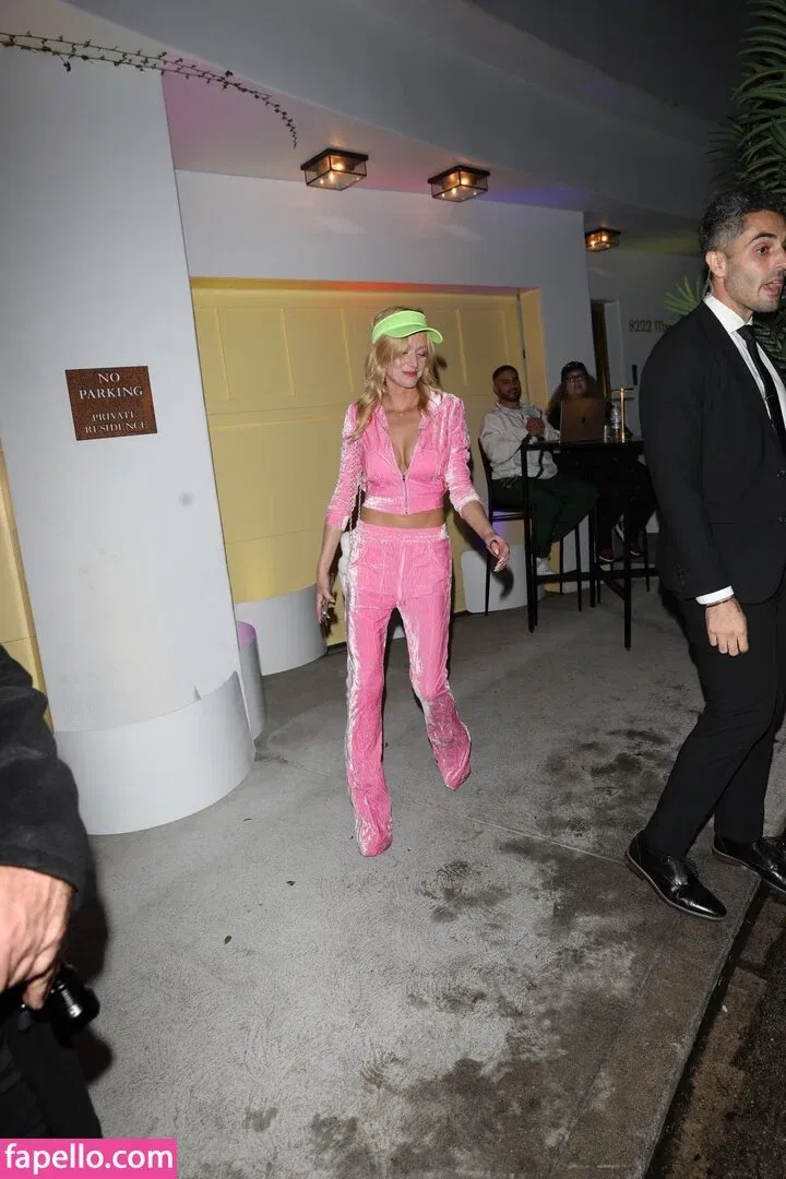 Katherine McNamara Onlyfans Photo Gallery 