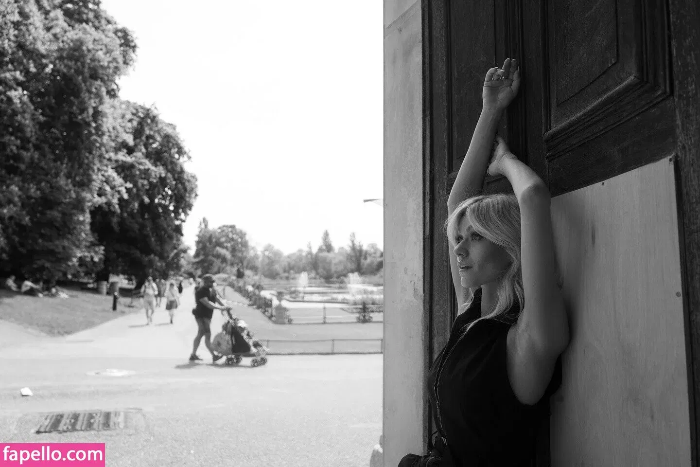 Katherine McNamara Onlyfans Photo Gallery 