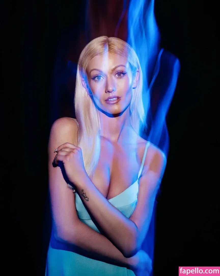 Katherine McNamara Onlyfans Photo Gallery 