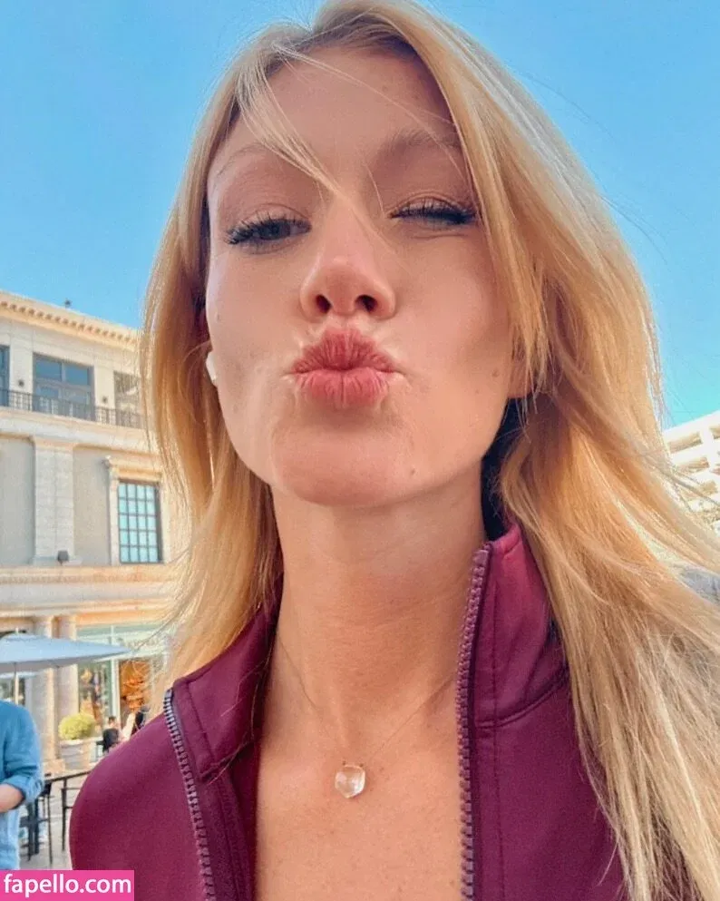 Katherine McNamara Onlyfans Photo Gallery 