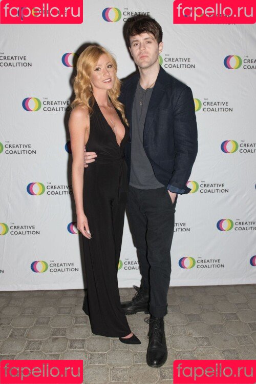 Katherine McNamara Onlyfans Photo Gallery 