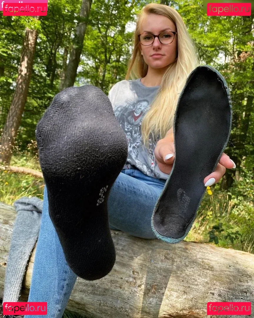 Emmysfeetandsocks Onlyfans Photo Gallery 