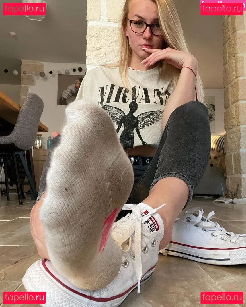 Emmysfeetandsocks Onlyfans Photo Gallery 