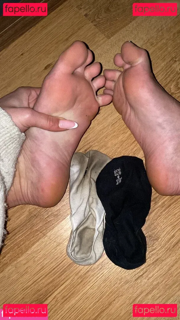Emmysfeetandsocks Onlyfans Photo Gallery 