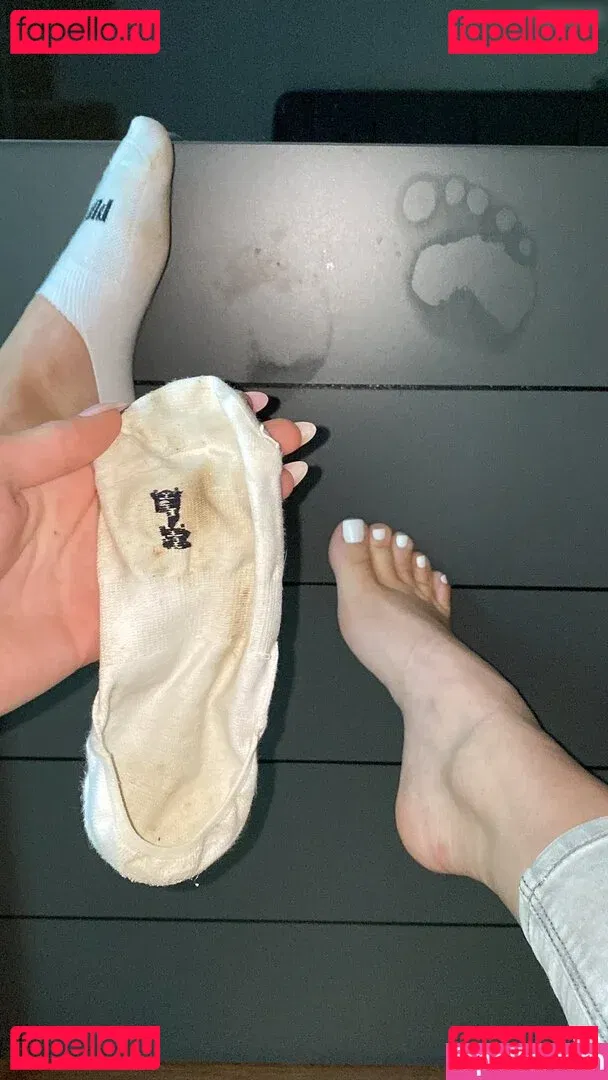 Emmysfeetandsocks Onlyfans Photo Gallery 