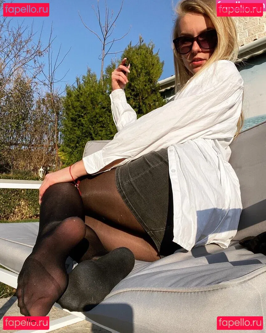 Emmysfeetandsocks Onlyfans Photo Gallery 