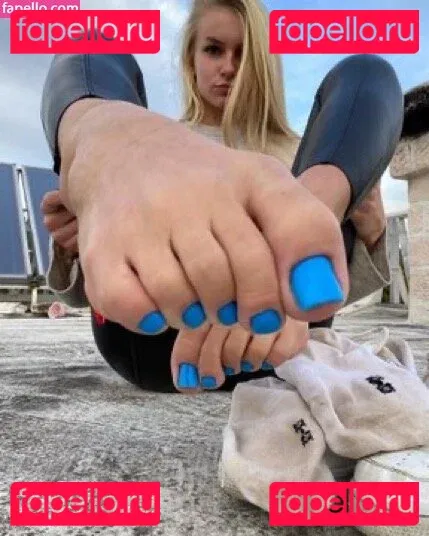 Emmysfeetandsocks Onlyfans Photo Gallery 