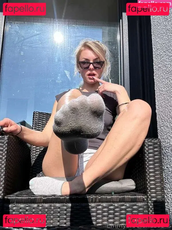 Emmysfeetandsocks Onlyfans Photo Gallery 