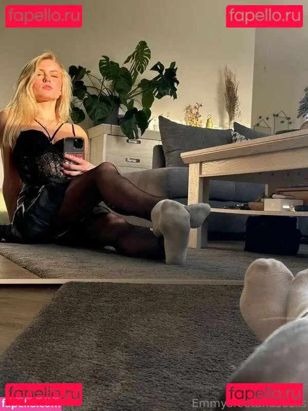 Emmysfeetandsocks Onlyfans Photo Gallery 