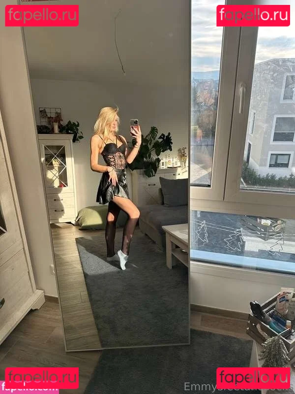 Emmysfeetandsocks Onlyfans Photo Gallery 