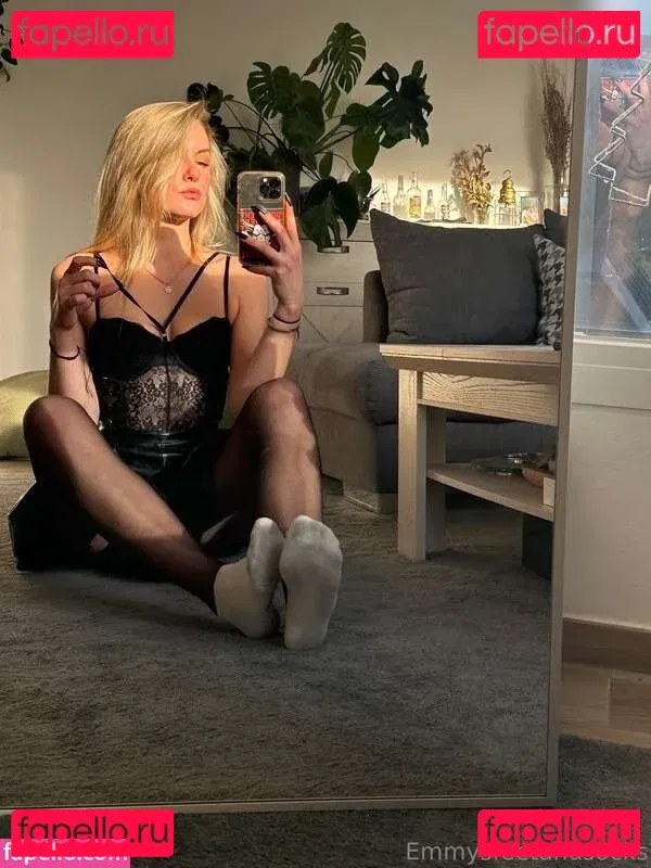 Emmysfeetandsocks Onlyfans Photo Gallery 