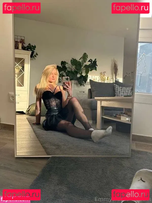 Emmysfeetandsocks Onlyfans Photo Gallery 