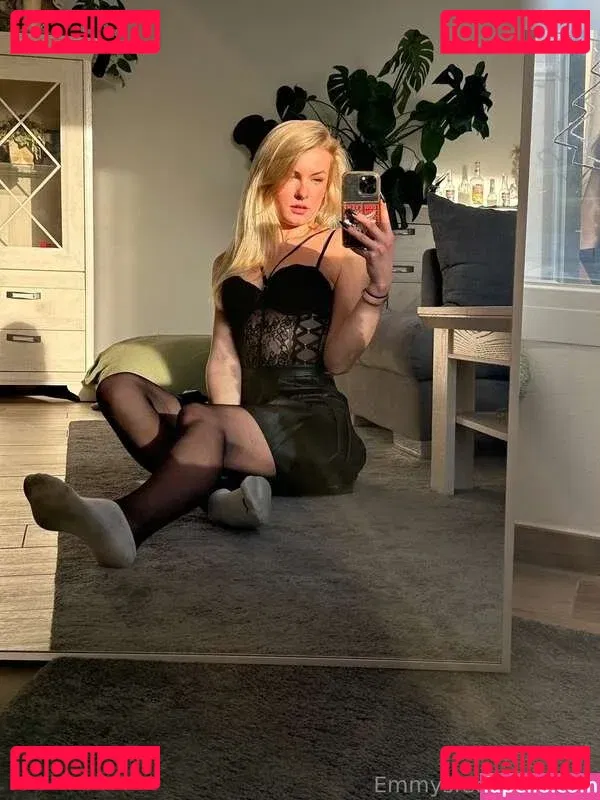 Emmysfeetandsocks Onlyfans Photo Gallery 