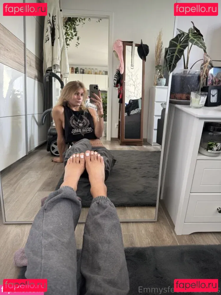 Emmysfeetandsocks Onlyfans Photo Gallery 