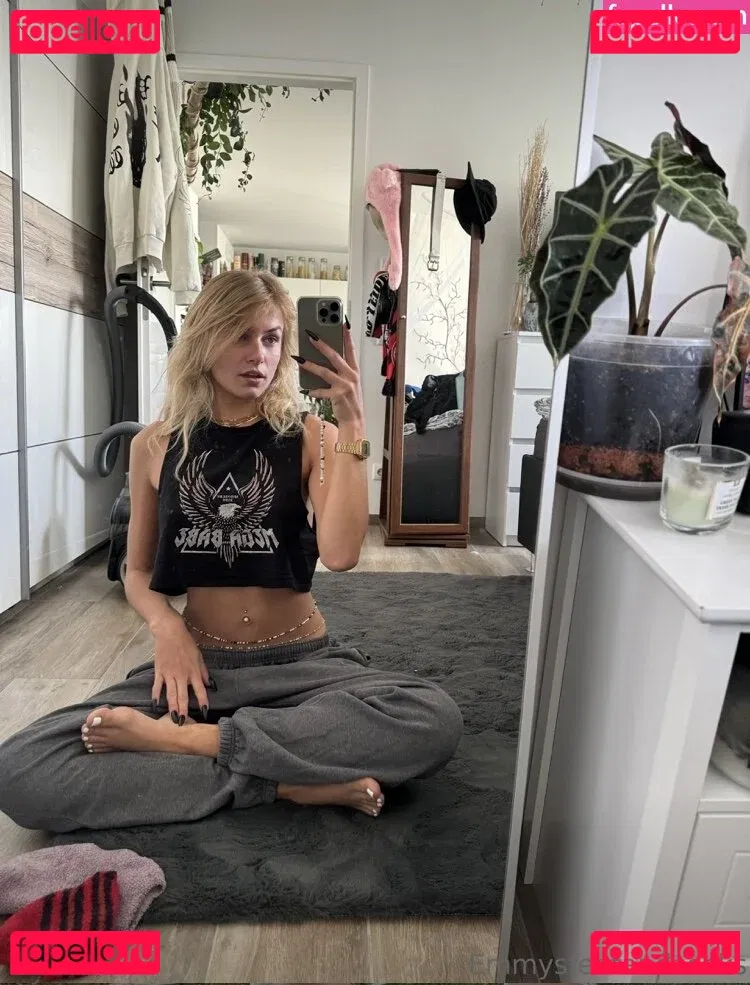 Emmysfeetandsocks Onlyfans Photo Gallery 