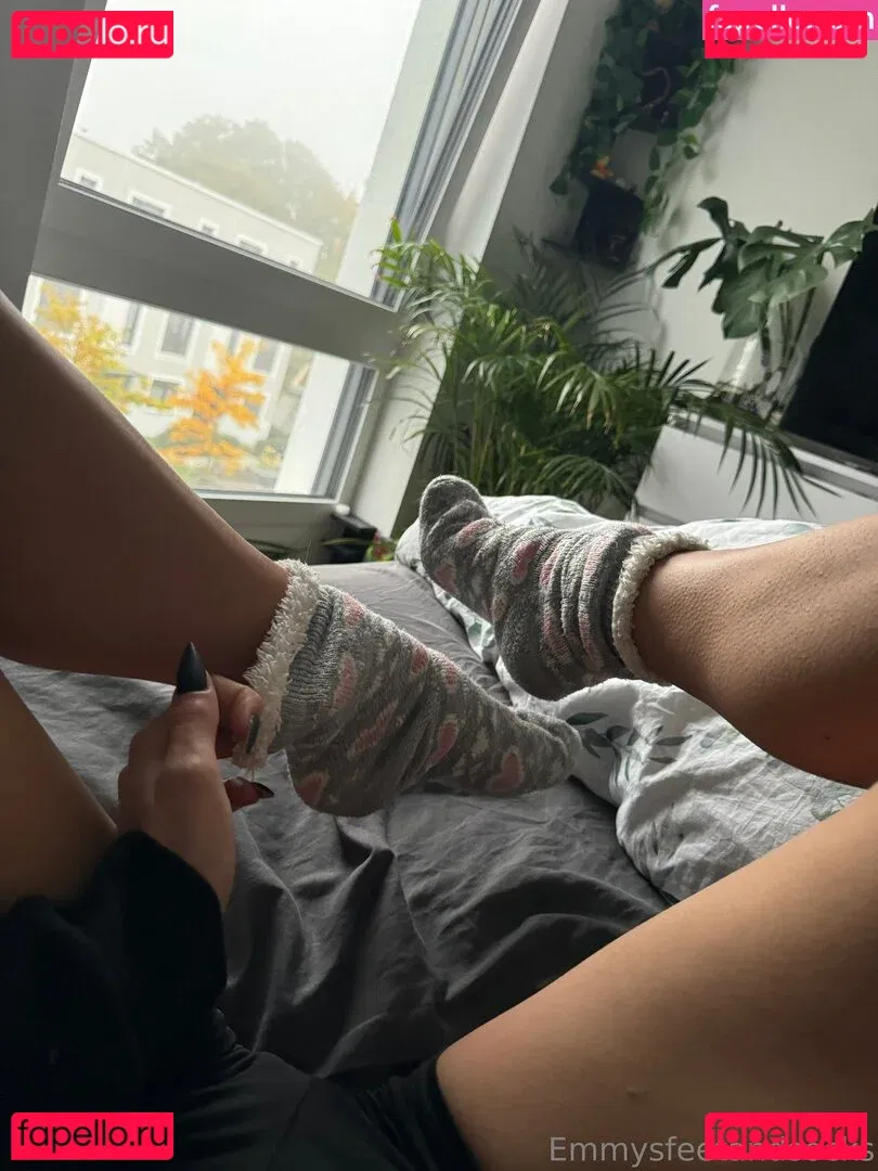 Emmysfeetandsocks Onlyfans Photo Gallery 