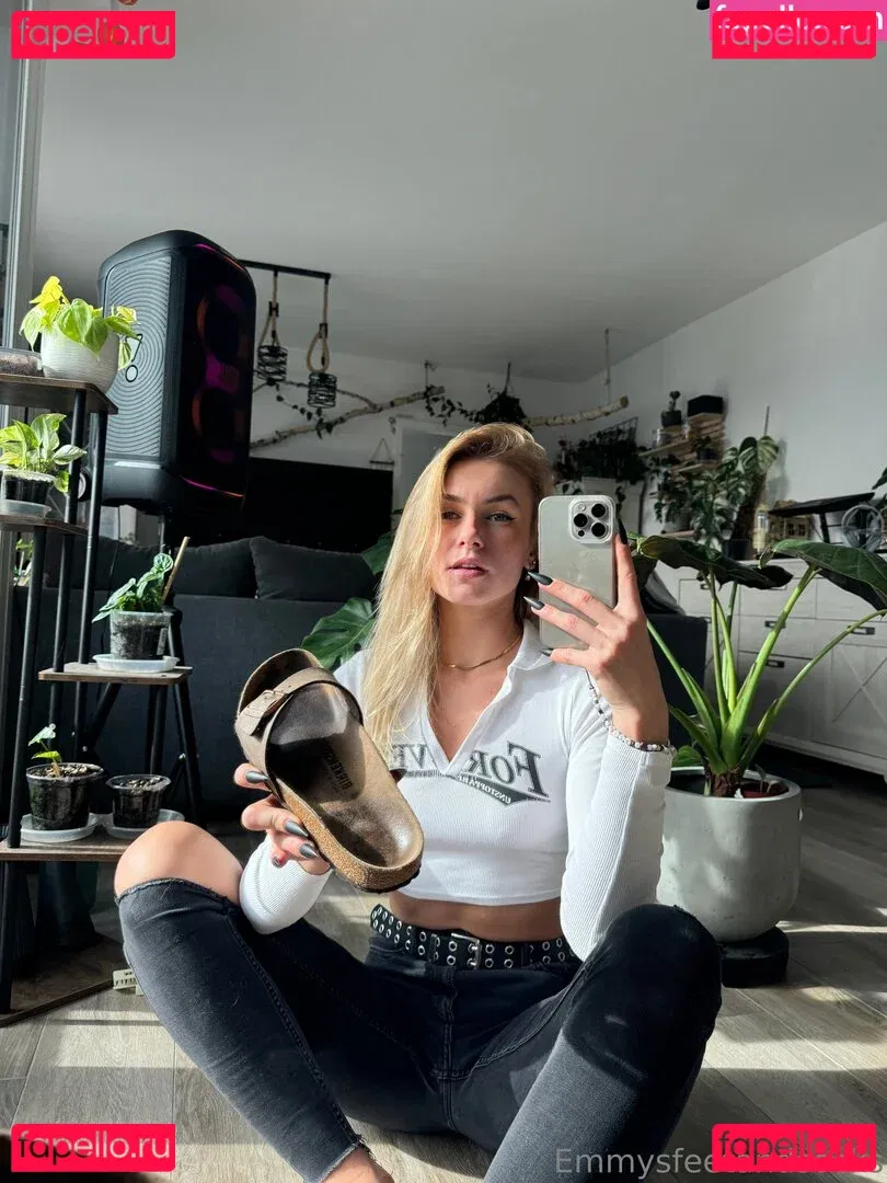 Emmysfeetandsocks Onlyfans Photo Gallery 