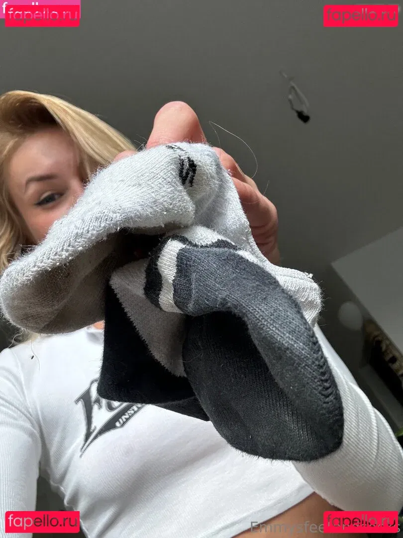 Emmysfeetandsocks Onlyfans Photo Gallery 