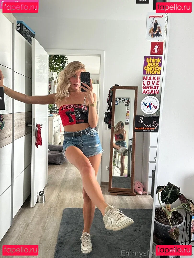 Emmysfeetandsocks Onlyfans Photo Gallery 