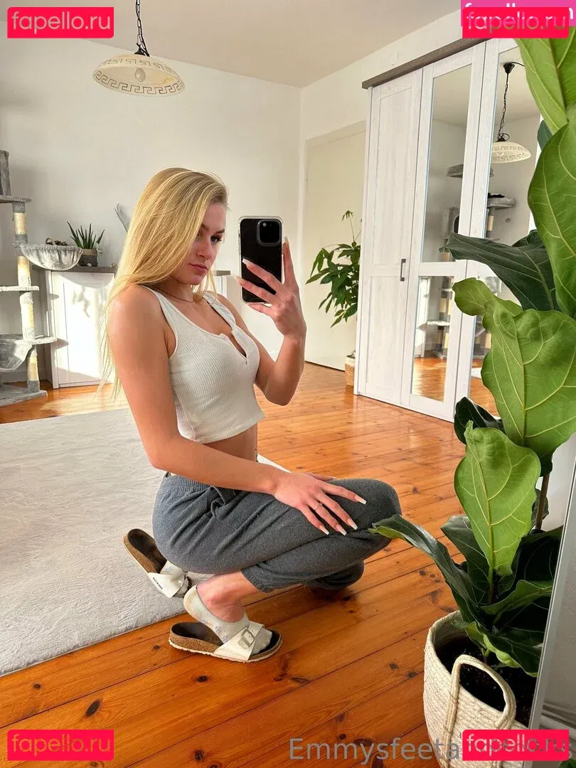 Emmysfeetandsocks Onlyfans Photo Gallery 