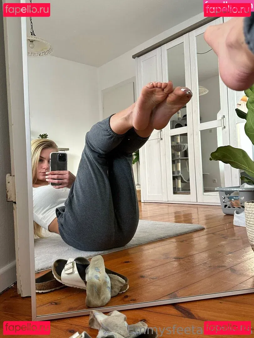 Emmysfeetandsocks Onlyfans Photo Gallery 