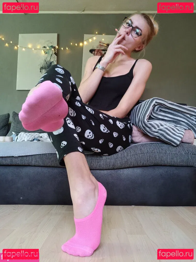 Emmysfeetandsocks Onlyfans Photo Gallery 