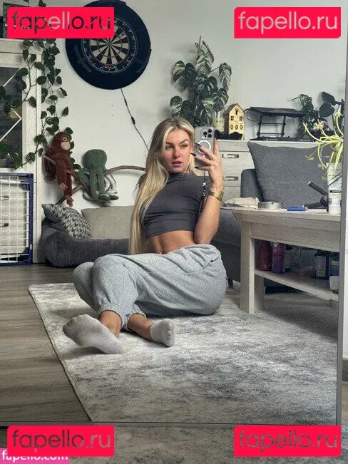 Emmysfeetandsocks Onlyfans Photo Gallery 