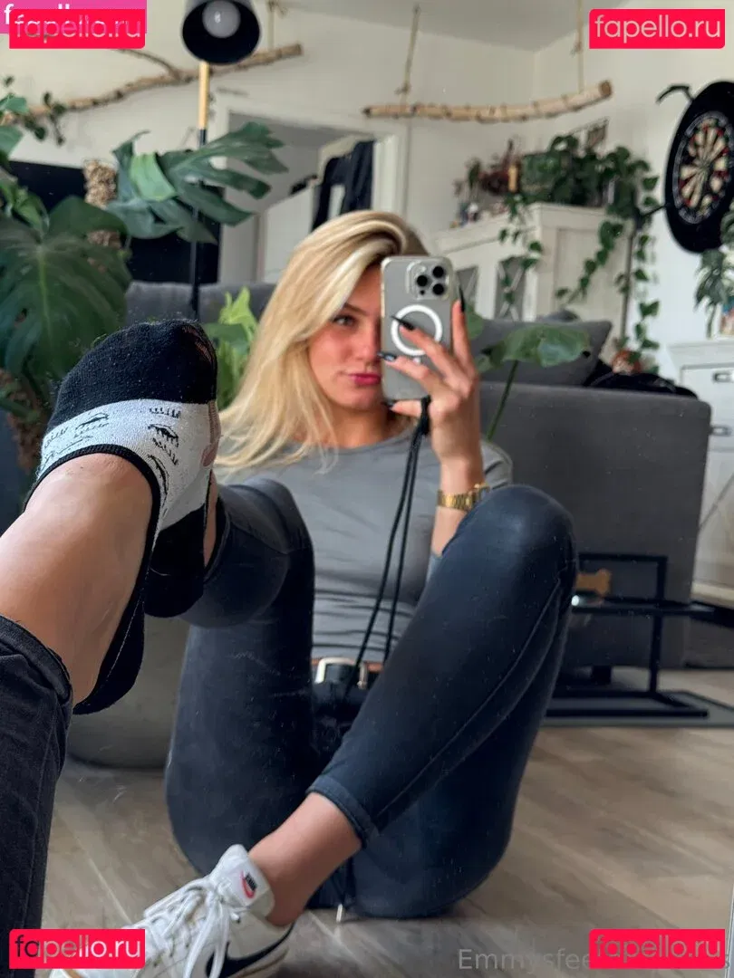 Emmysfeetandsocks Onlyfans Photo Gallery 