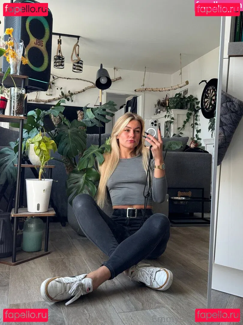 Emmysfeetandsocks Onlyfans Photo Gallery 