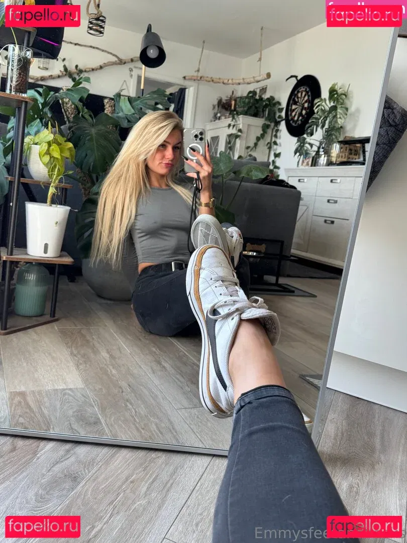 Emmysfeetandsocks Onlyfans Photo Gallery 