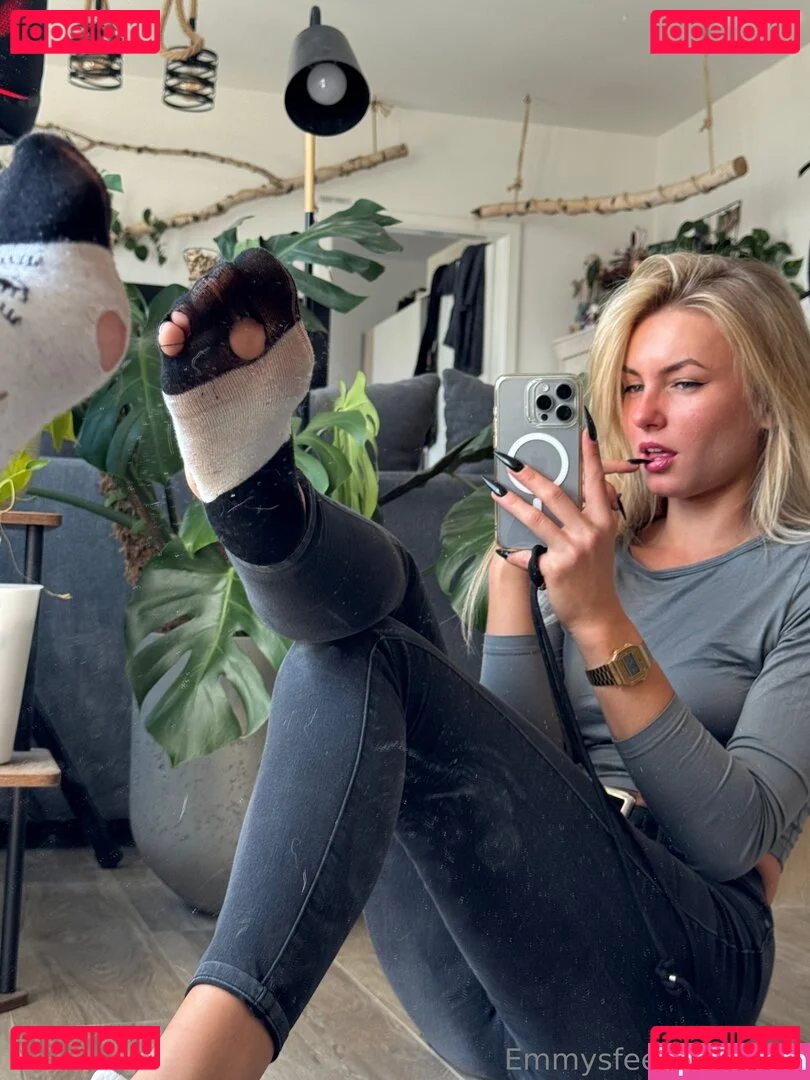 Emmysfeetandsocks Onlyfans Photo Gallery 