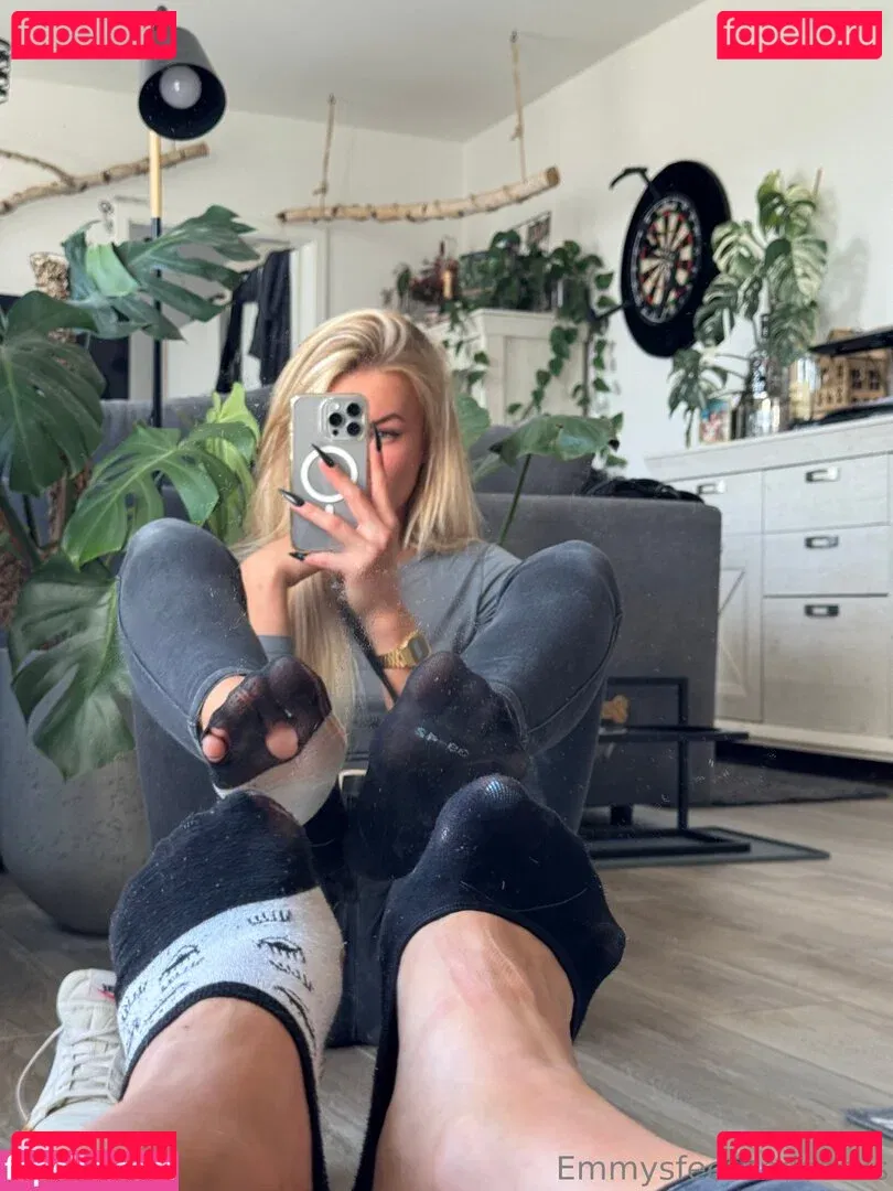 Emmysfeetandsocks Onlyfans Photo Gallery 