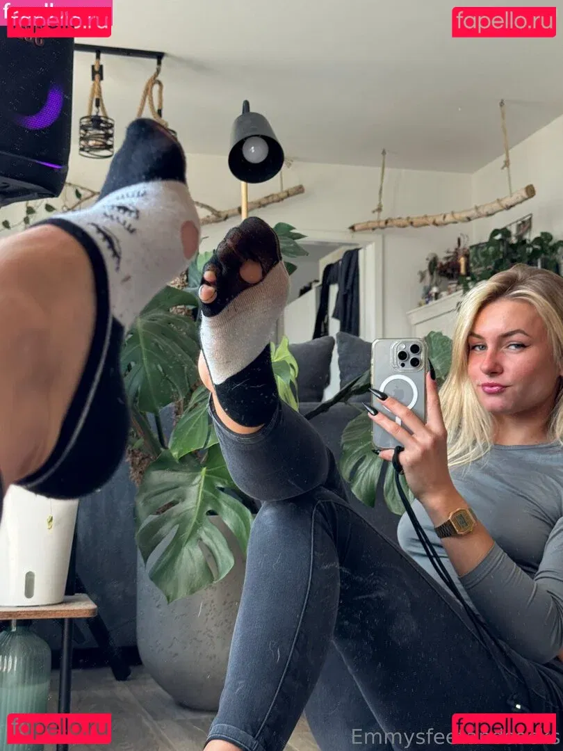 Emmysfeetandsocks Onlyfans Photo Gallery 