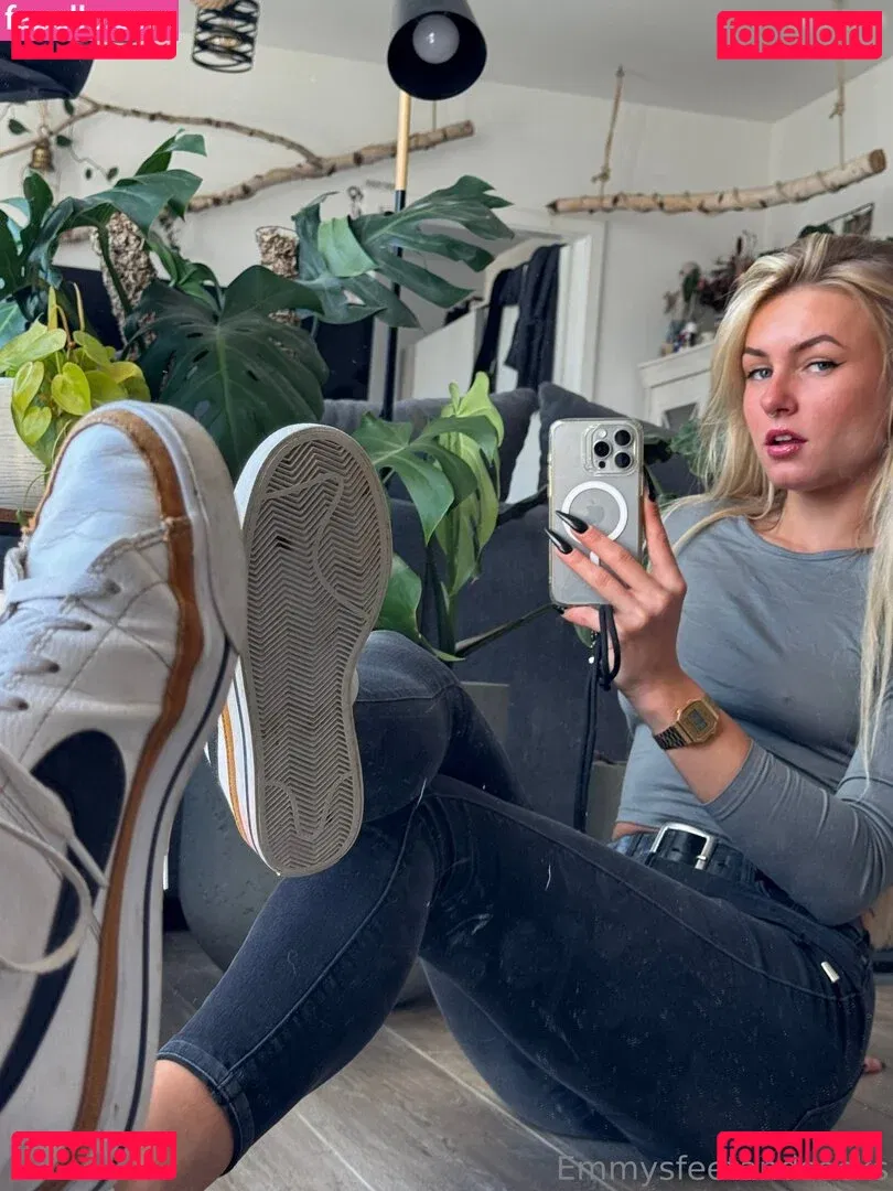 Emmysfeetandsocks Onlyfans Photo Gallery 