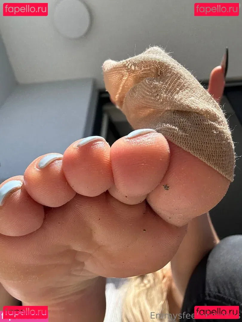 Emmysfeetandsocks Onlyfans Photo Gallery 