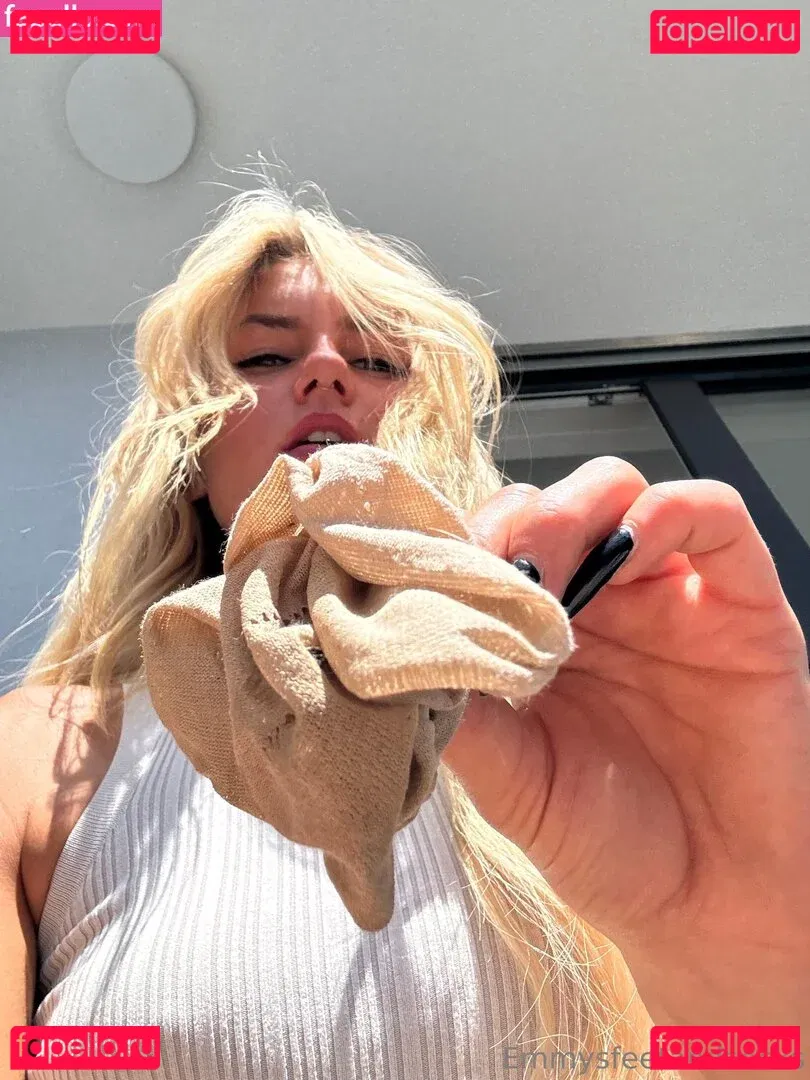 Emmysfeetandsocks Onlyfans Photo Gallery 