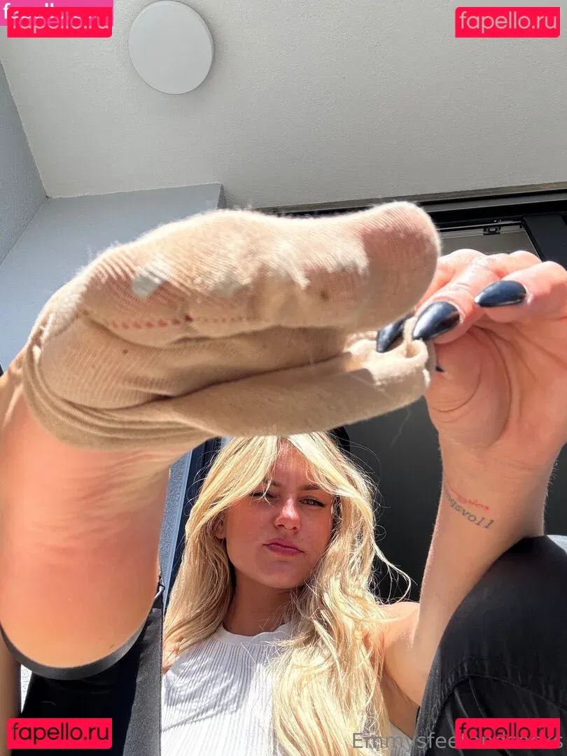 Emmysfeetandsocks Onlyfans Photo Gallery 