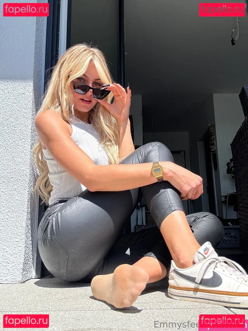 Emmysfeetandsocks Onlyfans Photo Gallery 