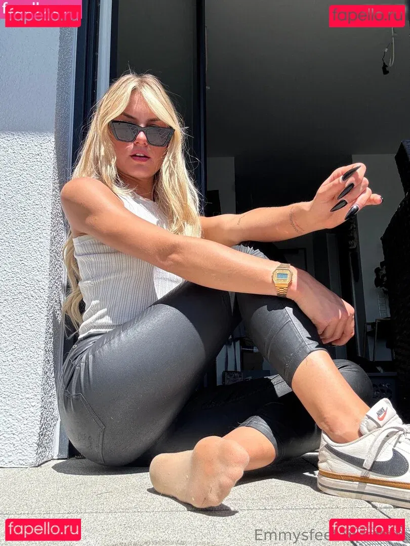 Emmysfeetandsocks Onlyfans Photo Gallery 