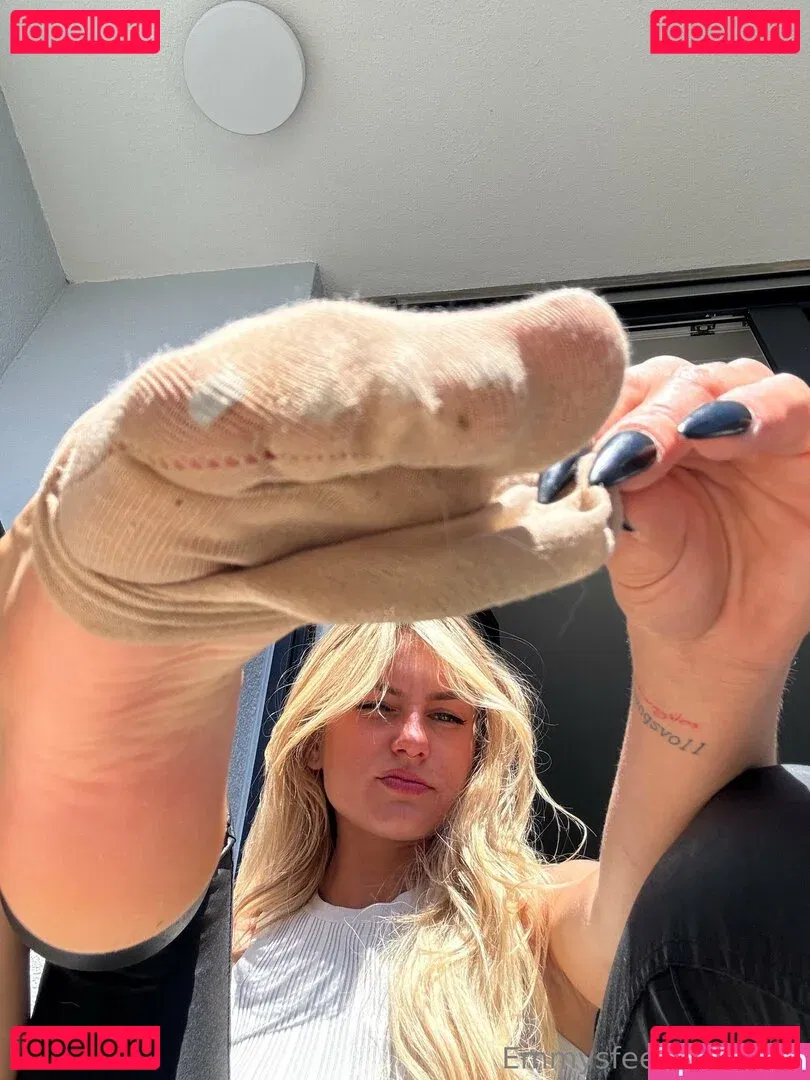 Emmysfeetandsocks Onlyfans Photo Gallery 