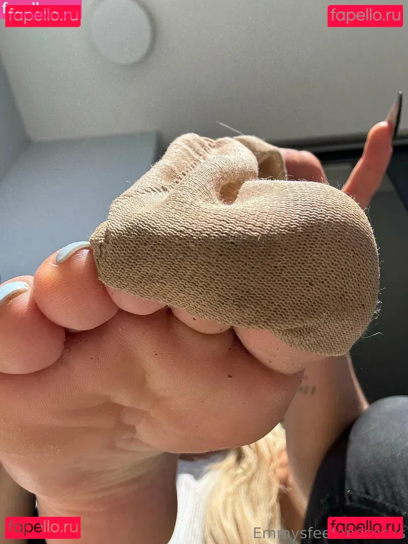 Emmysfeetandsocks Onlyfans Photo Gallery 