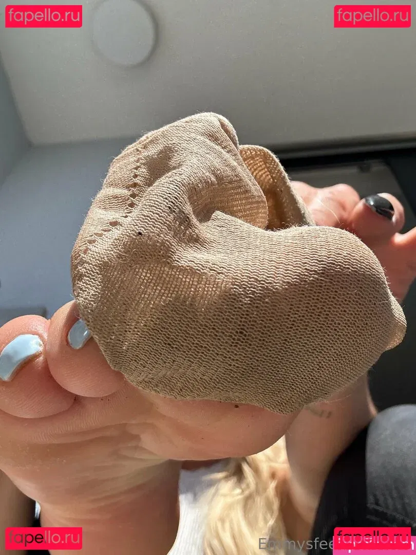 Emmysfeetandsocks Onlyfans Photo Gallery 