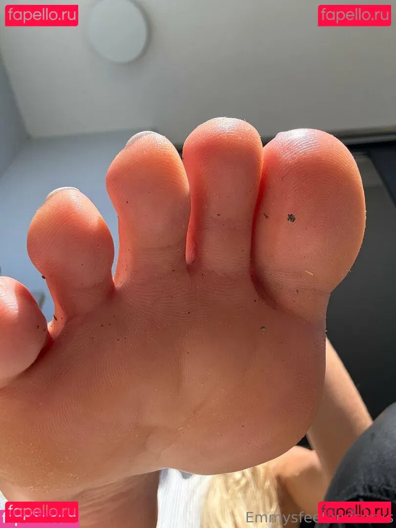 Emmysfeetandsocks Onlyfans Photo Gallery 