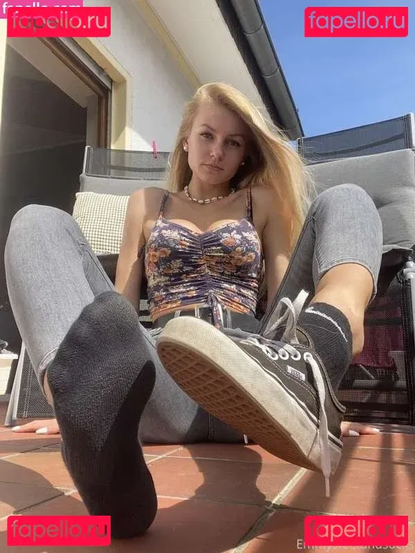 Emmysfeetandsocks Onlyfans Photo Gallery 