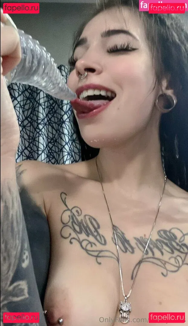 lovelychris Onlyfans Photo Gallery 