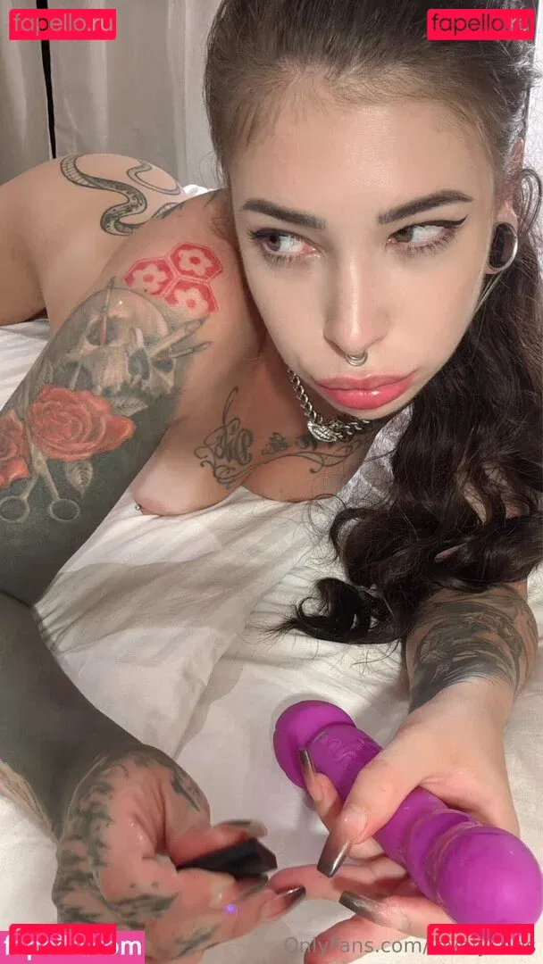 lovelychris Onlyfans Photo Gallery 